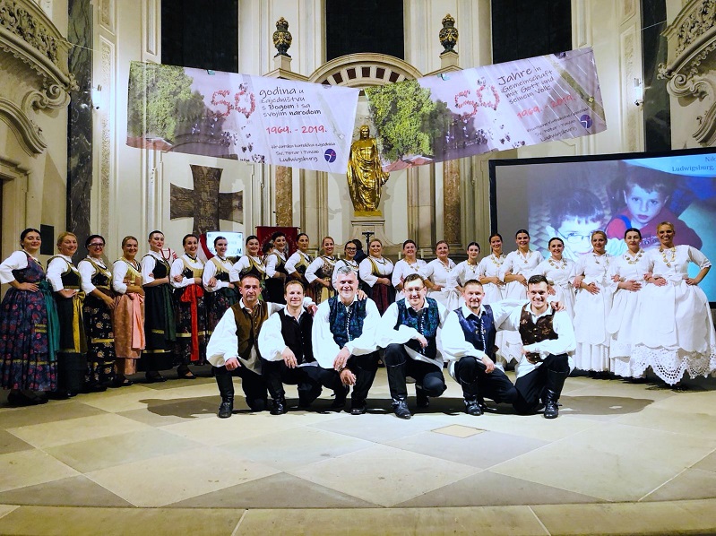 Folklor V. mali